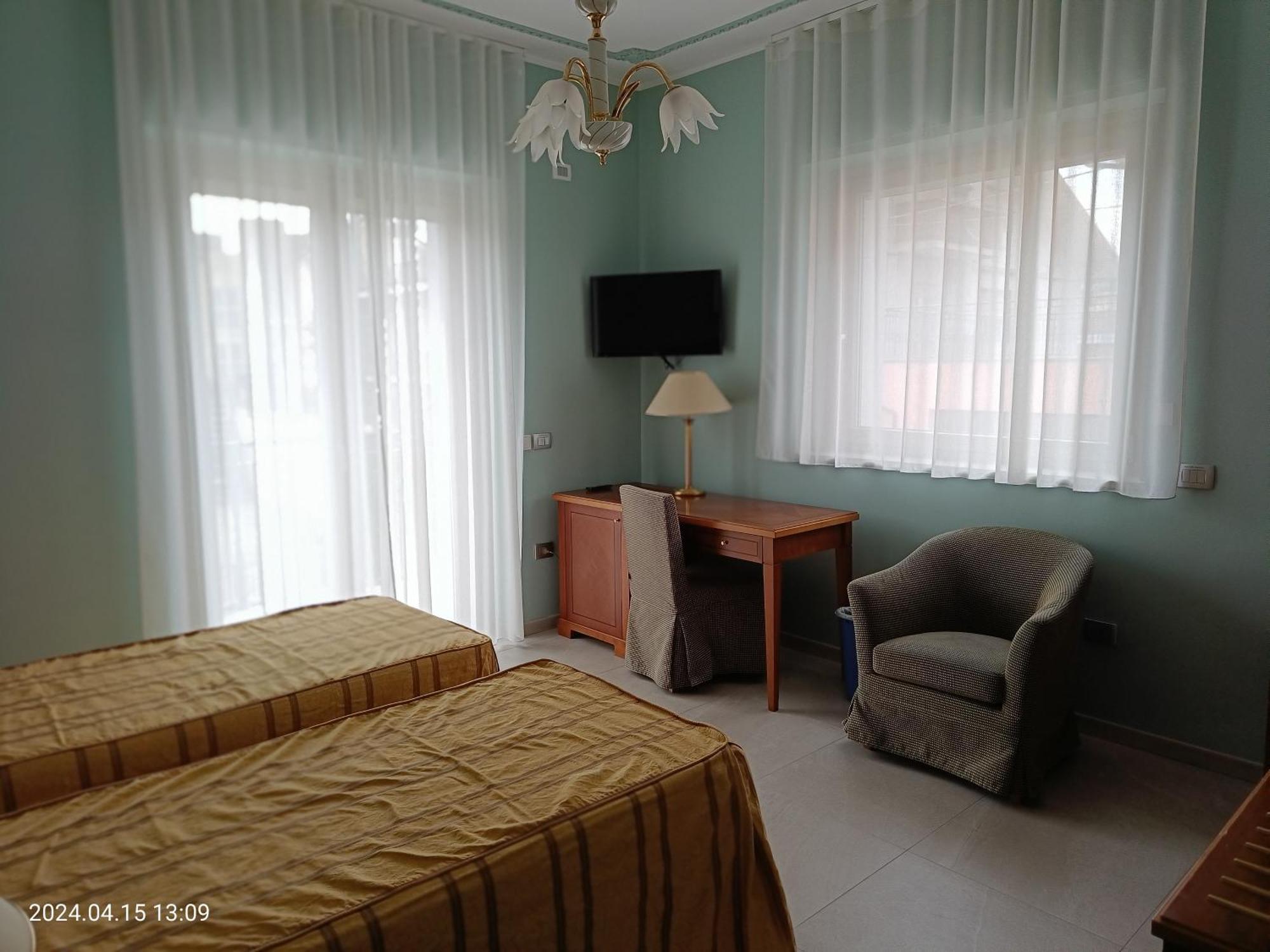 Villa Mariana Bed And Breakfast Saluzzo Exterior foto