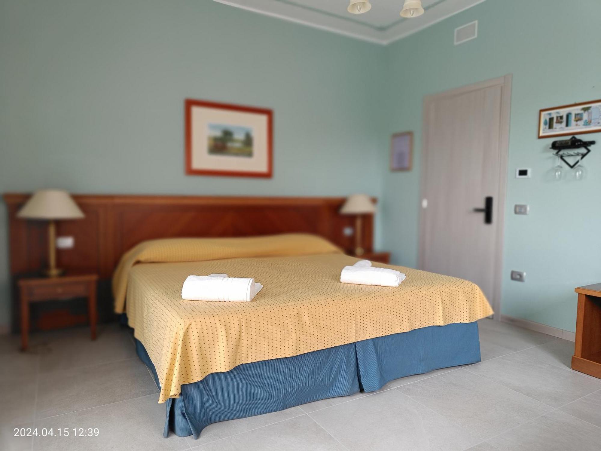 Villa Mariana Bed And Breakfast Saluzzo Exterior foto